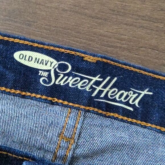 Old Navy the Sweetheart Dark Wash Cuffed Shorts size 4 - Picture 3 of 8